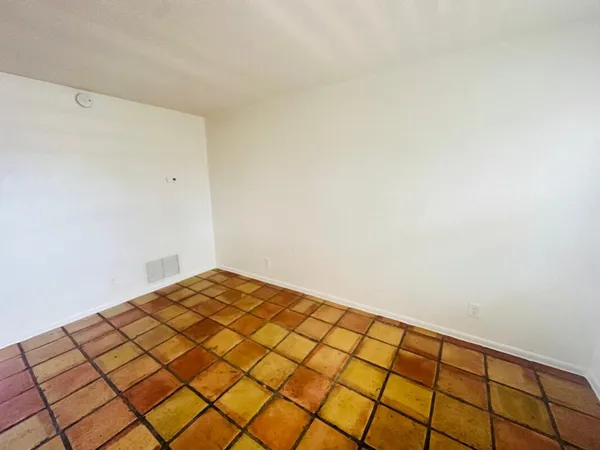 $1,850 | 1609 South Federal Highway, Unit 201, Lake Worth Beach, FL 33460