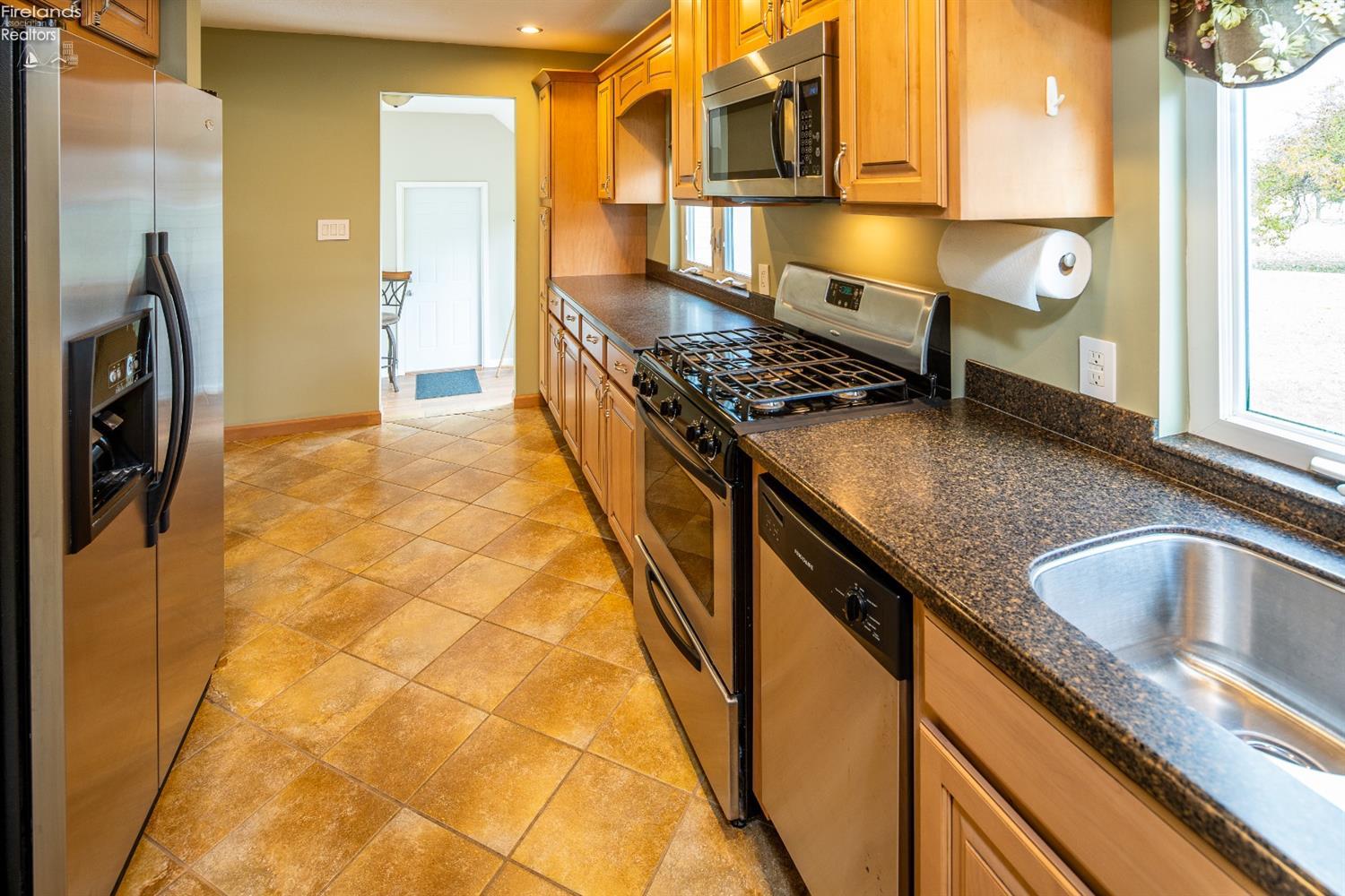 617 Tucker Road Fremont, OH 43420 - Photo 9 of 25 Gallery Image 9