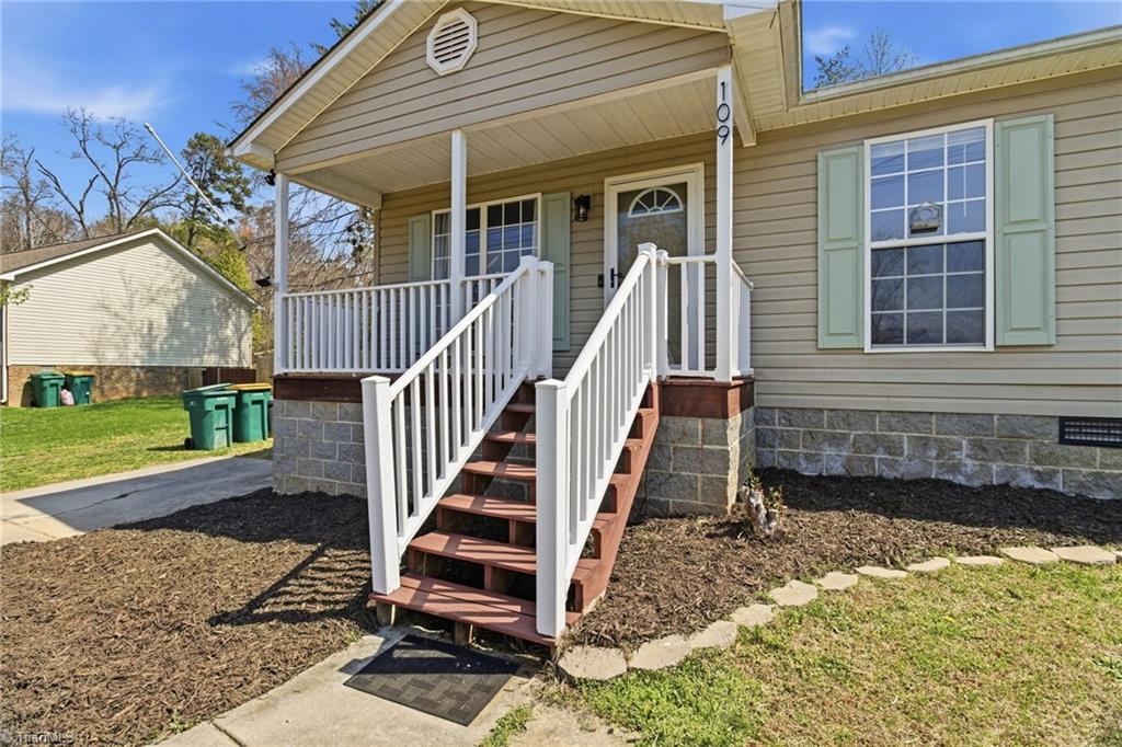 109 Lonesome Road Madison, NC 27025 - Photo 4 of 30