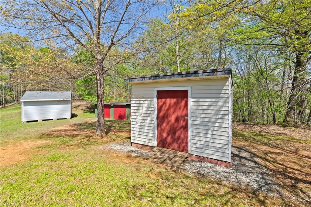 1747 Lynchburg Road Westfield, NC 27053 - Photo 46 of 49