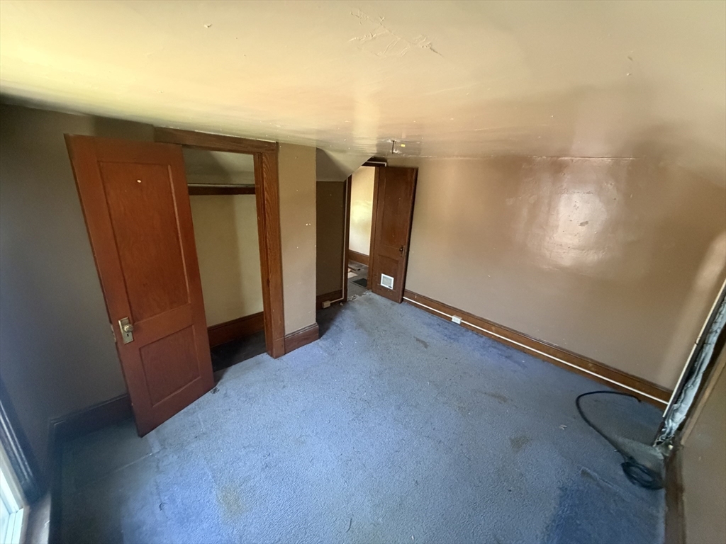 53 Mazarin Street Springfield, MA 01151 - Photo 13 of 23