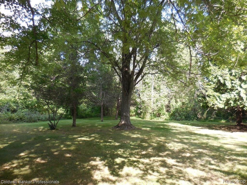 1181 East Snell Road Rochester, MI 48306 - Photo 34 of 36 34.JPG