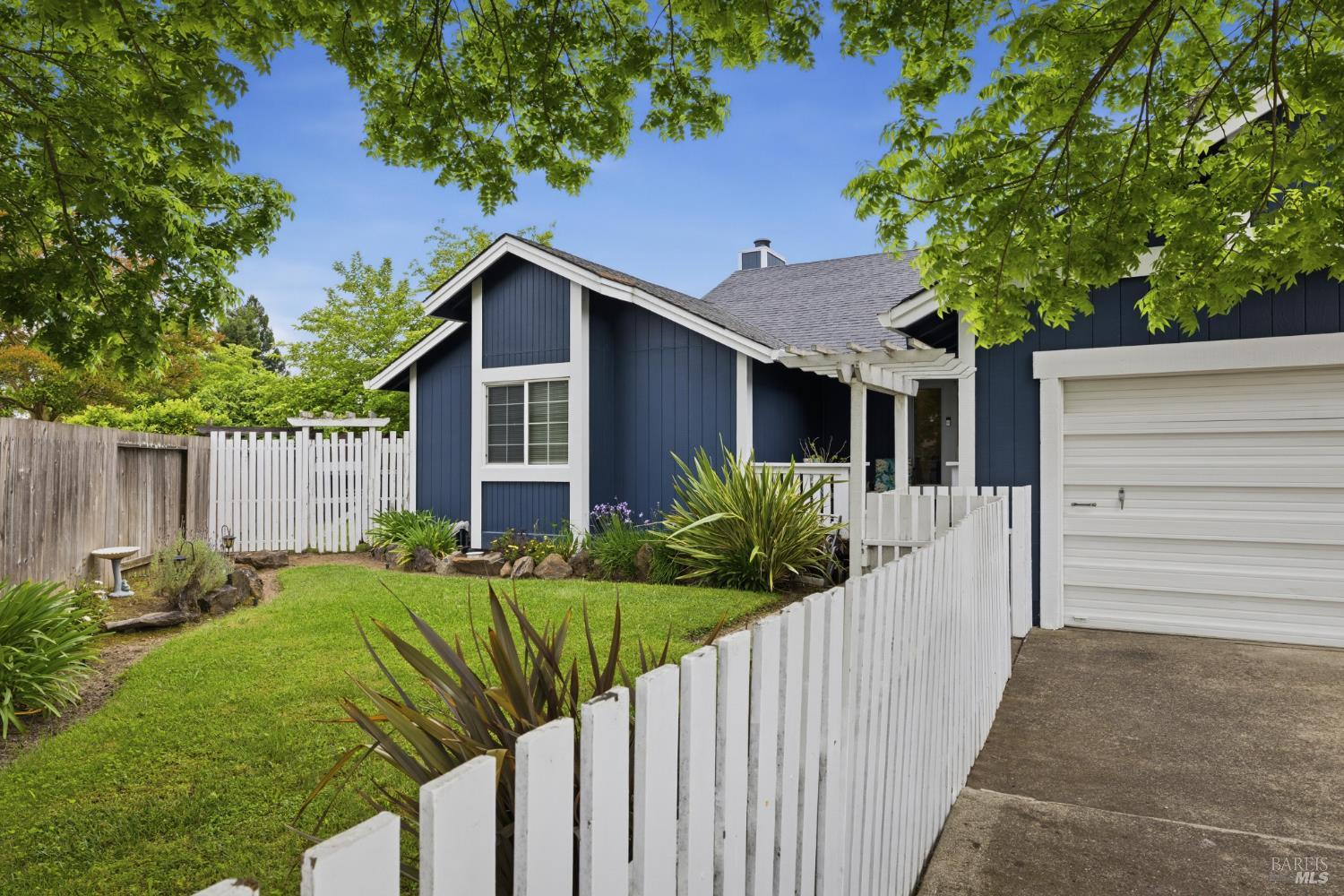 2273 White Chapel Court Santa Rosa, CA 95401 - Photo 7 of 59
