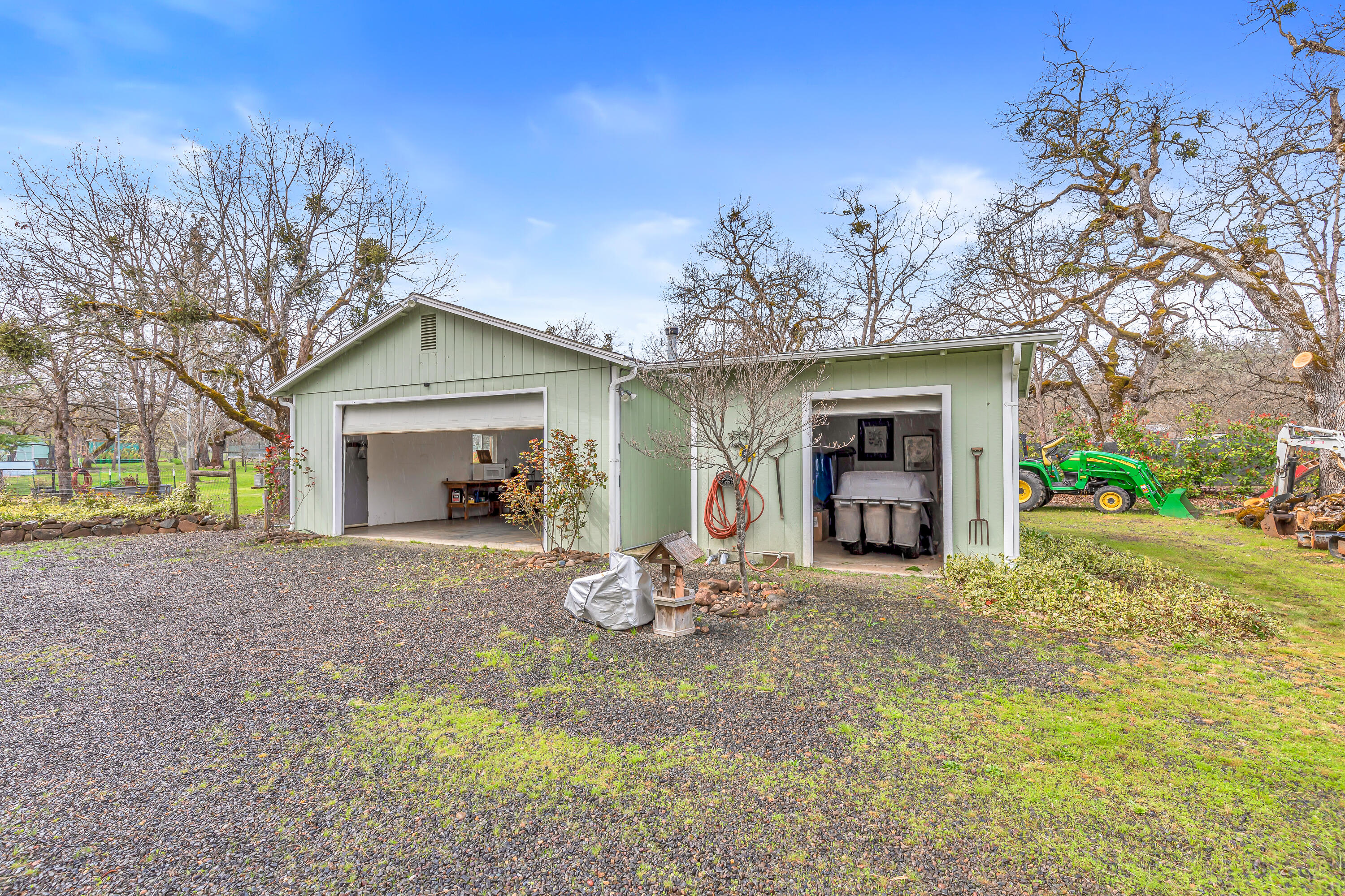 349 Capri Drive Eagle Point, OR 97524 - Photo 20 of 54 9R9A7575