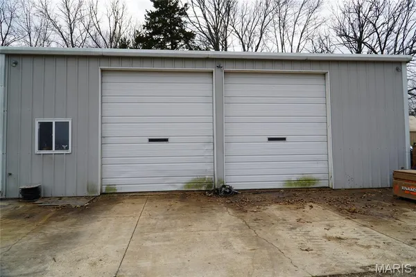$225,000 | 18143 Oasis Drive, Phillipsburg, MO 65722