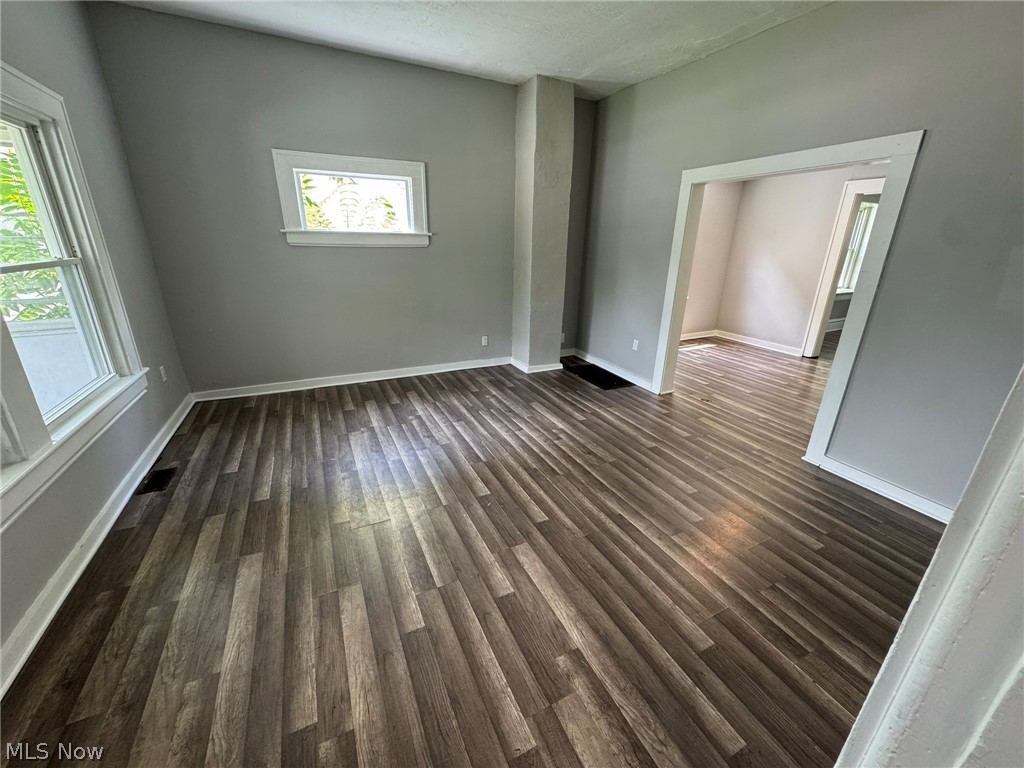 674-676 Carlysle Street Akron, OH 44310 - Photo 3 of 20