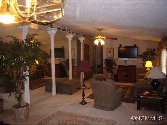 451 Don Felmet Road Marshall, NC 28753 - Photo 2 of 24 Gallery Image 2