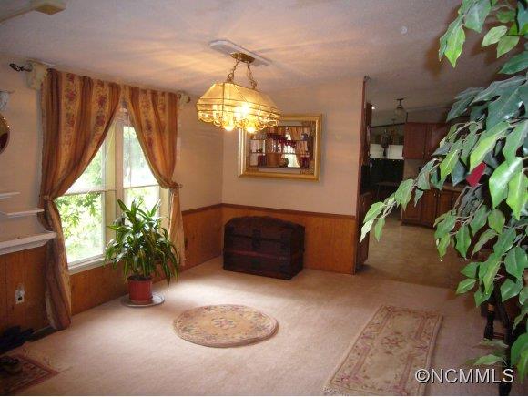 451 Don Felmet Road Marshall, NC 28753 - Photo 4 of 24 Gallery Image 4