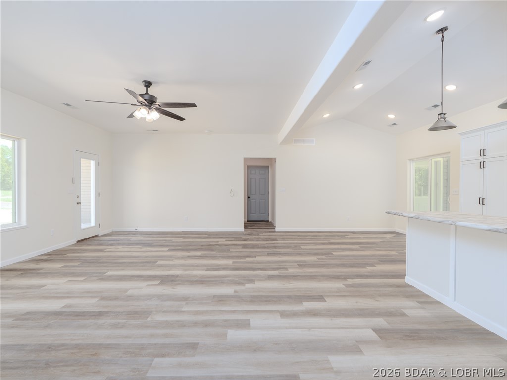 7 Oak Tree Lane Eldon, MO 65026 - Photo 18 of 59 Central living space