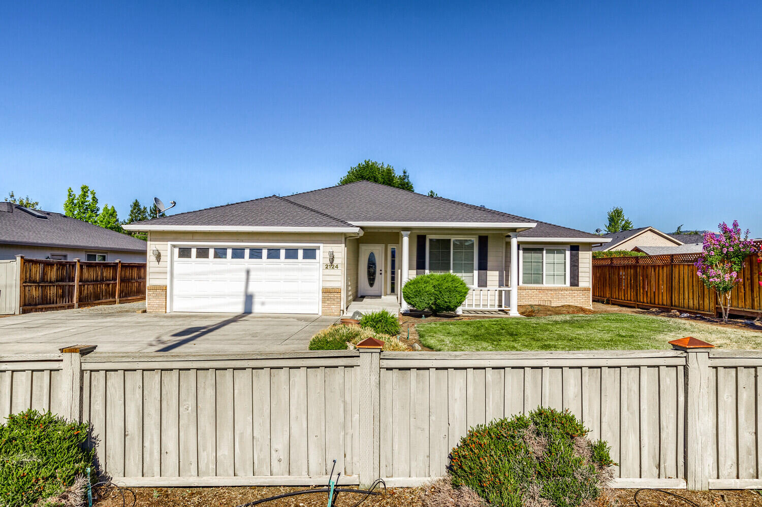 2124 Springbrook Road Medford, OR 97504 - Photo 3 of 42 Gallery Image 3