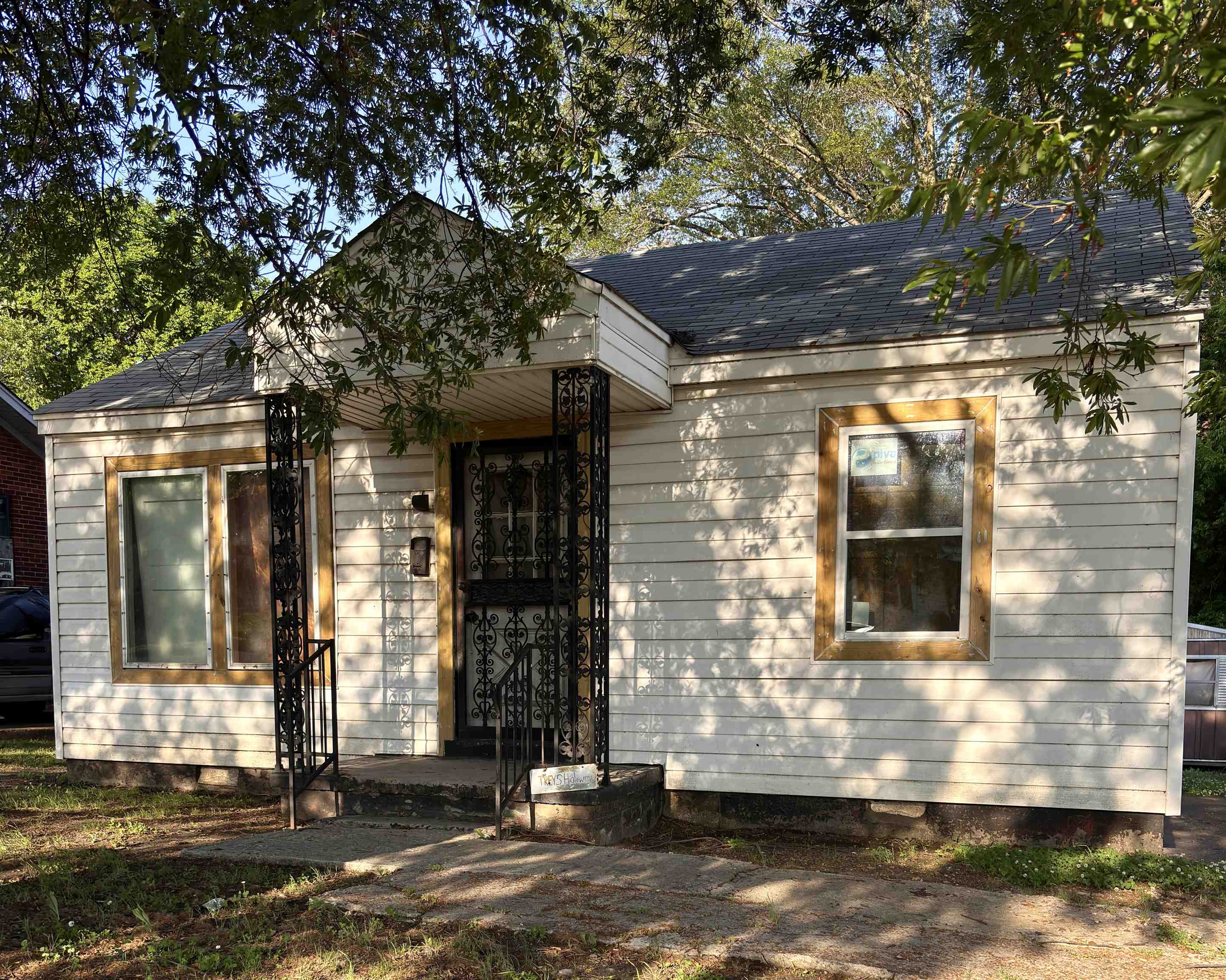 2136 Rile Street Memphis, TN 38109 - Photo 1 of 17 Gallery Image 1