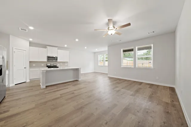 $284,900 | 3609 Crawford Street, Bay City, TX 77414