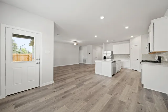 $284,900 | 3609 Crawford Street, Bay City, TX 77414