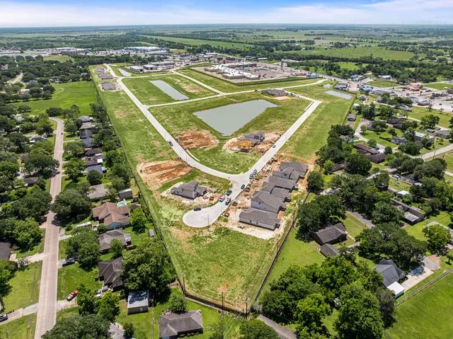 $284,900 | 3609 Crawford Street, Bay City, TX 77414