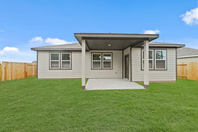 $284,900 | 3609 Crawford Street, Bay City, TX 77414