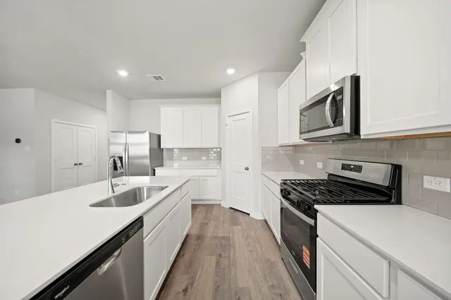 $284,900 | 3609 Crawford Street, Bay City, TX 77414