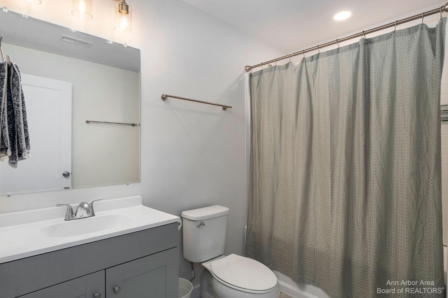 2837 Ridington Road Ann Arbor, MI 48105 - Photo 36 of 38 Photo 36