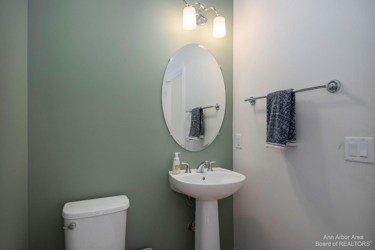 2837 Ridington Road Ann Arbor, MI 48105 - Photo 5 of 38 Photo 5