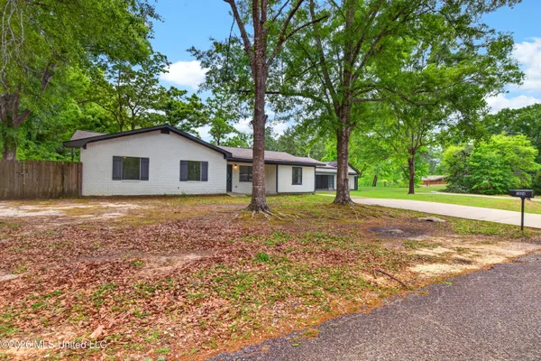 $225,000 | 1604 Williams Drive, Leakesville, MS 39451