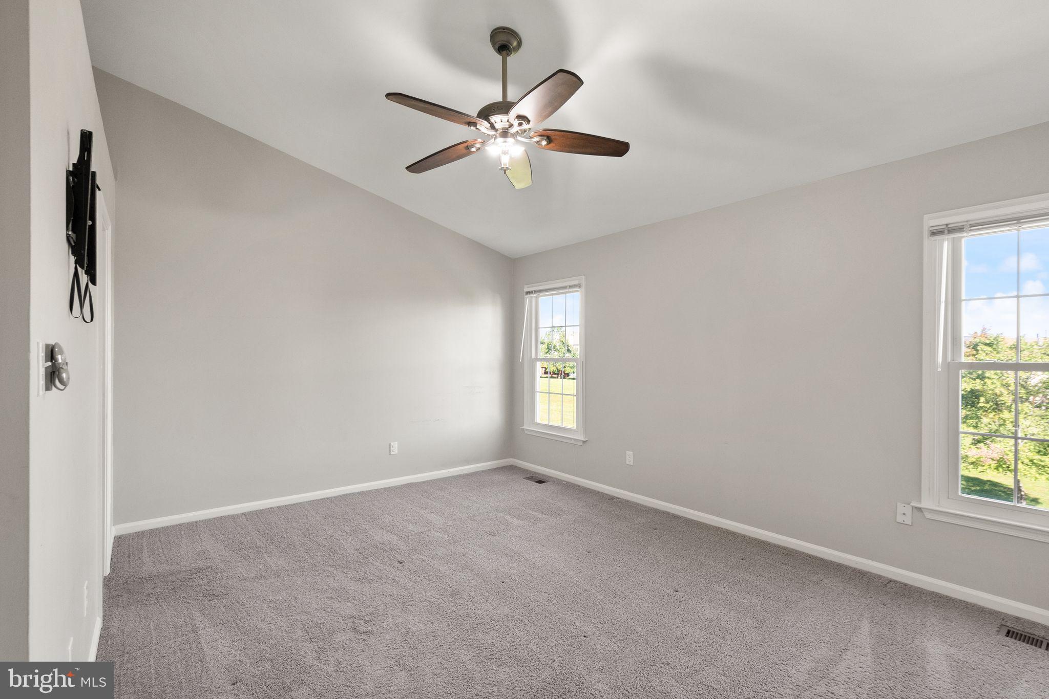 43593 Blacksmith Square Ashburn, VA 20147 - Photo 16 of 37 Primary Suite