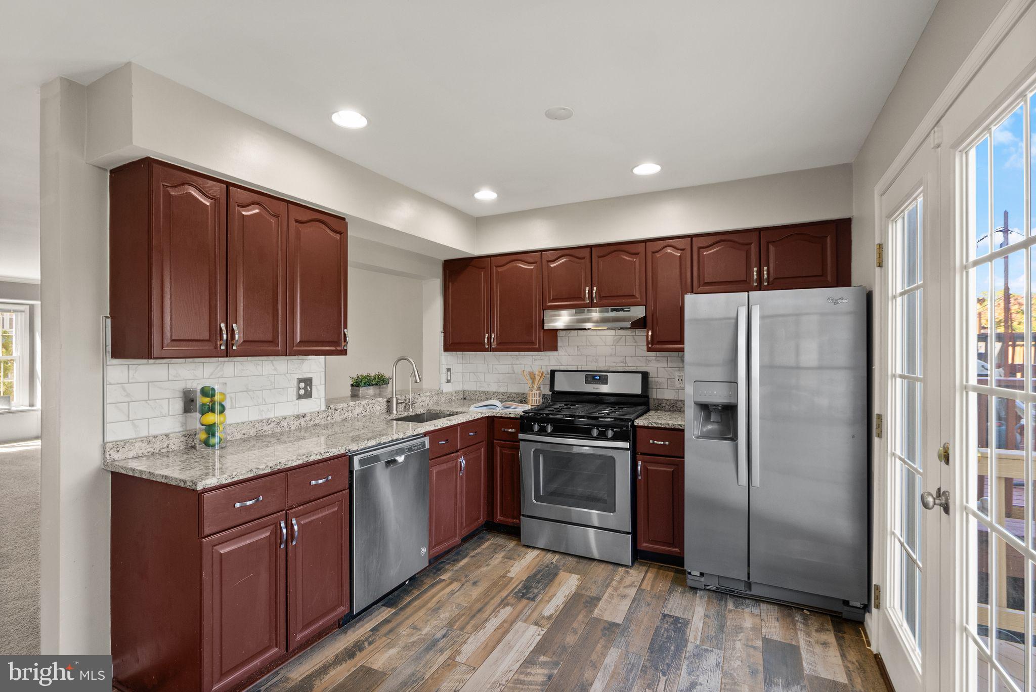 43593 Blacksmith Square Ashburn, VA 20147 - Photo 10 of 37 Updated Kitchen