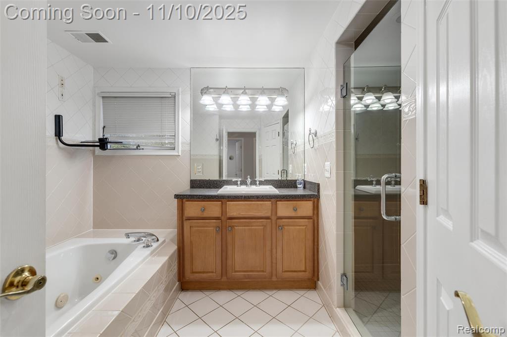 20727 Marter Road Grosse Pointe Woods, MI 48236 - Photo 10 of 29