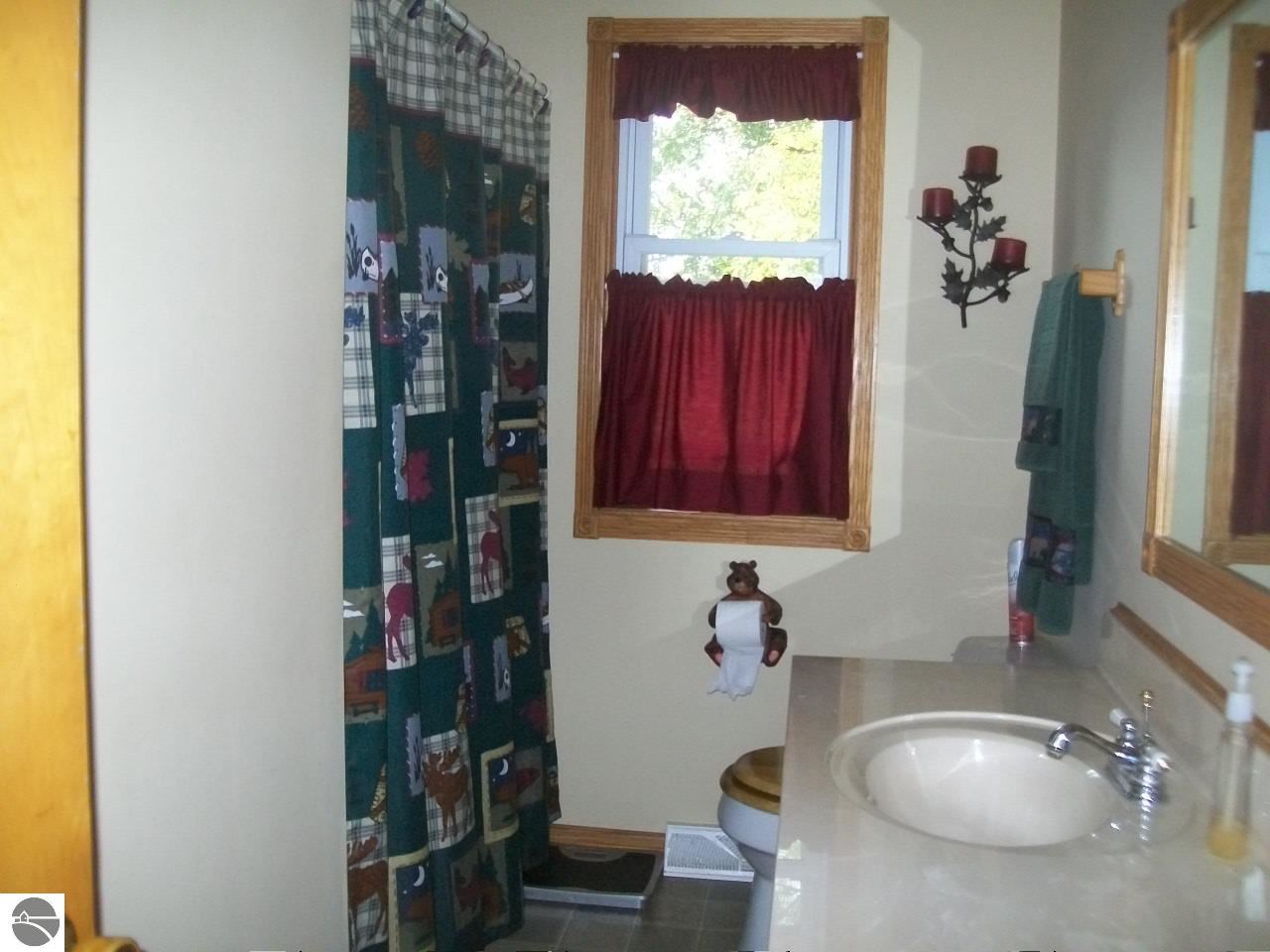 3988 East Grant Road Ashley, MI 48806 - Photo 15 of 43 1775487-14.JPG