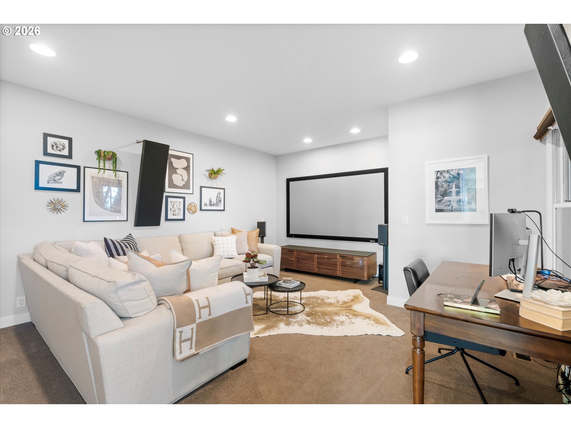 72 Nansen Summit Lake Oswego, OR 97035 - Photo 14 of 48 a living room with furniture and a flat screen tv