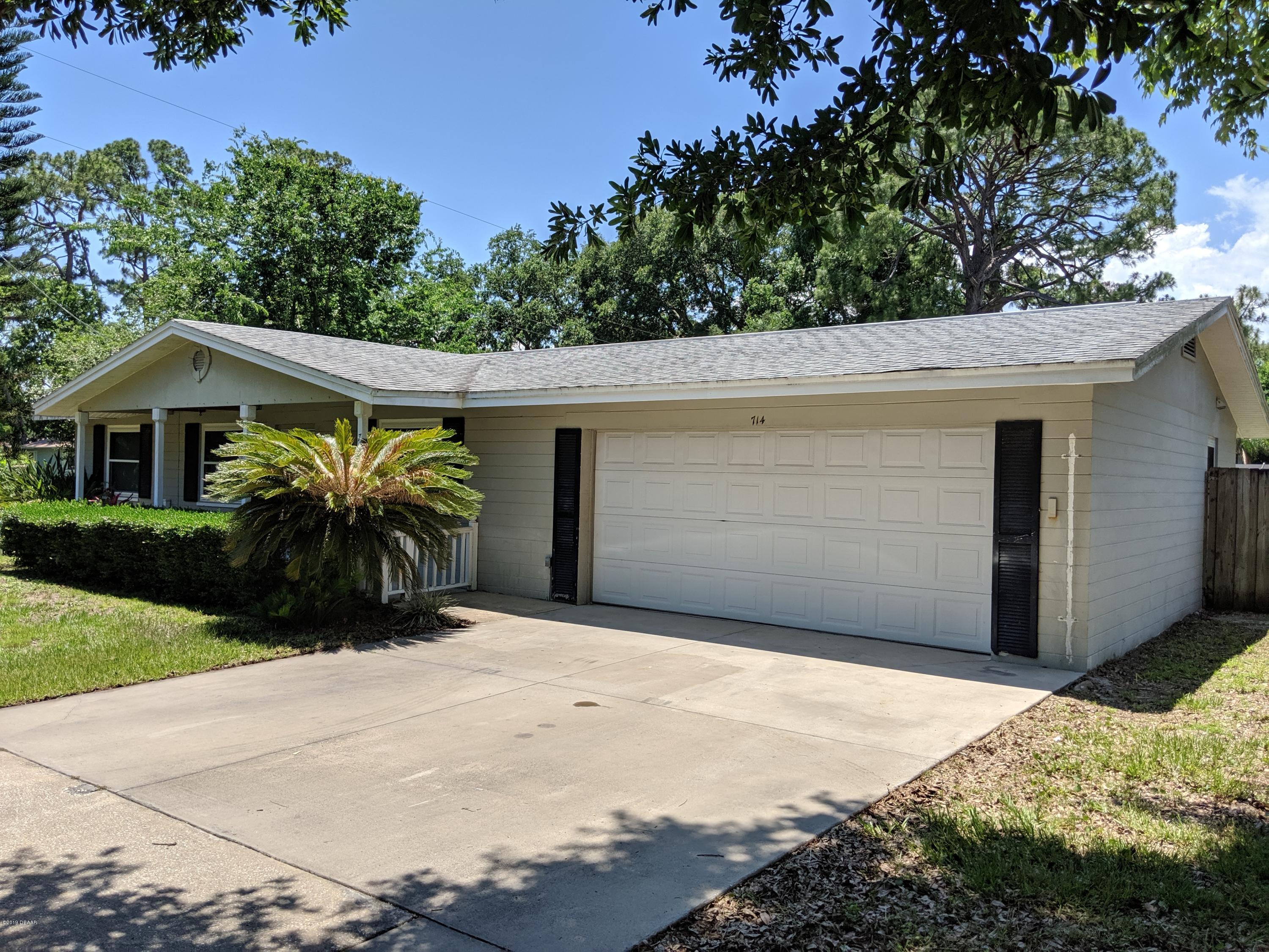714 South Center Street Ormond Beach, FL 32174 - Photo 3 of 25 a front view of house with yard