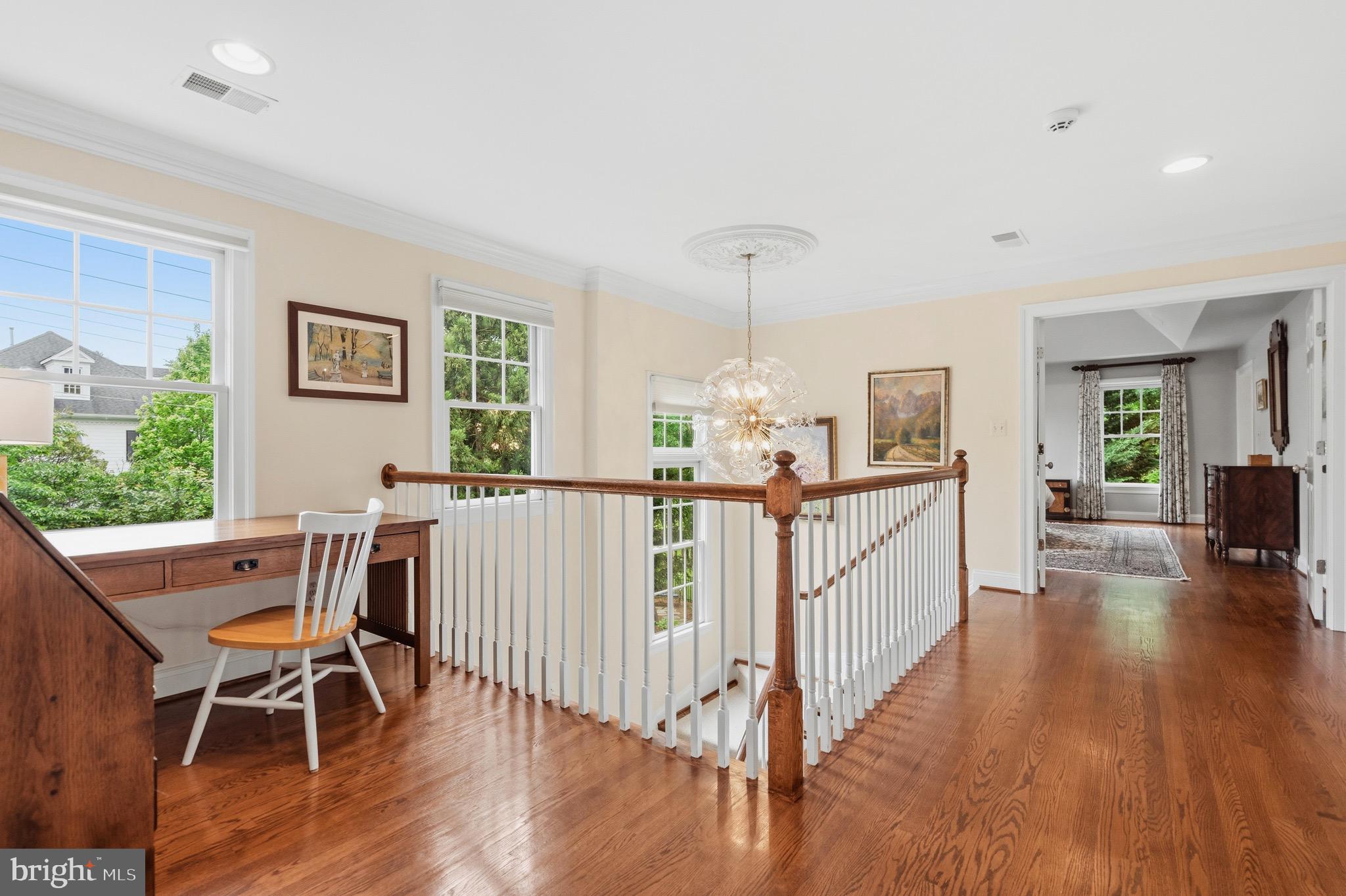 6962 Park Avenue McLean, VA 22101 - Photo 24 of 56 Hallway