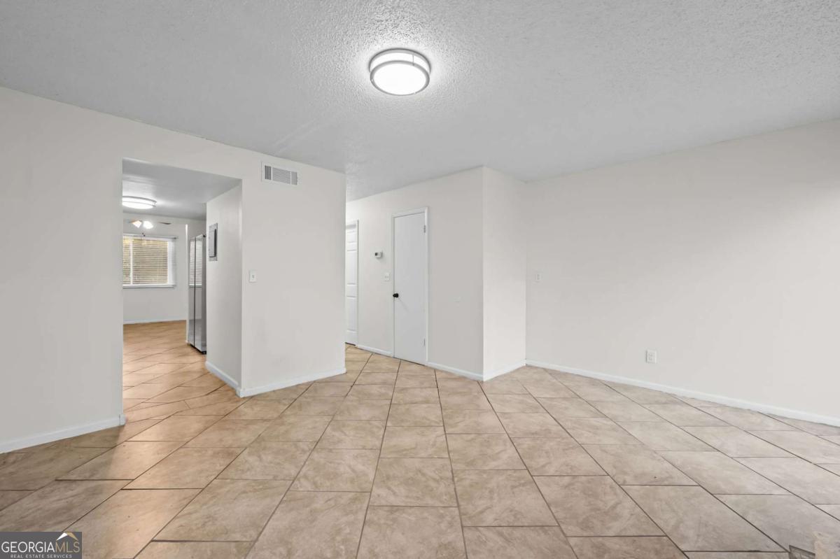 579 Northridge Road Atlanta, GA 30350 - Photo 11 of 30