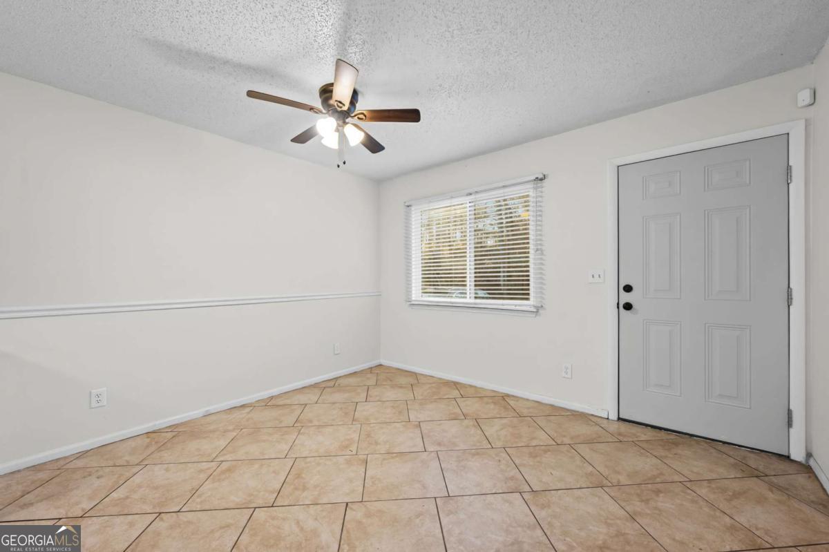 579 Northridge Road Atlanta, GA 30350 - Photo 3 of 30