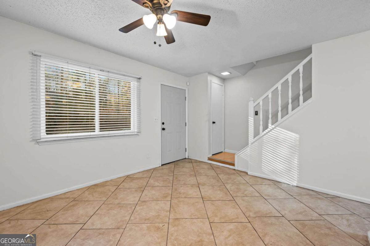 579 Northridge Road Atlanta, GA 30350 - Photo 4 of 30