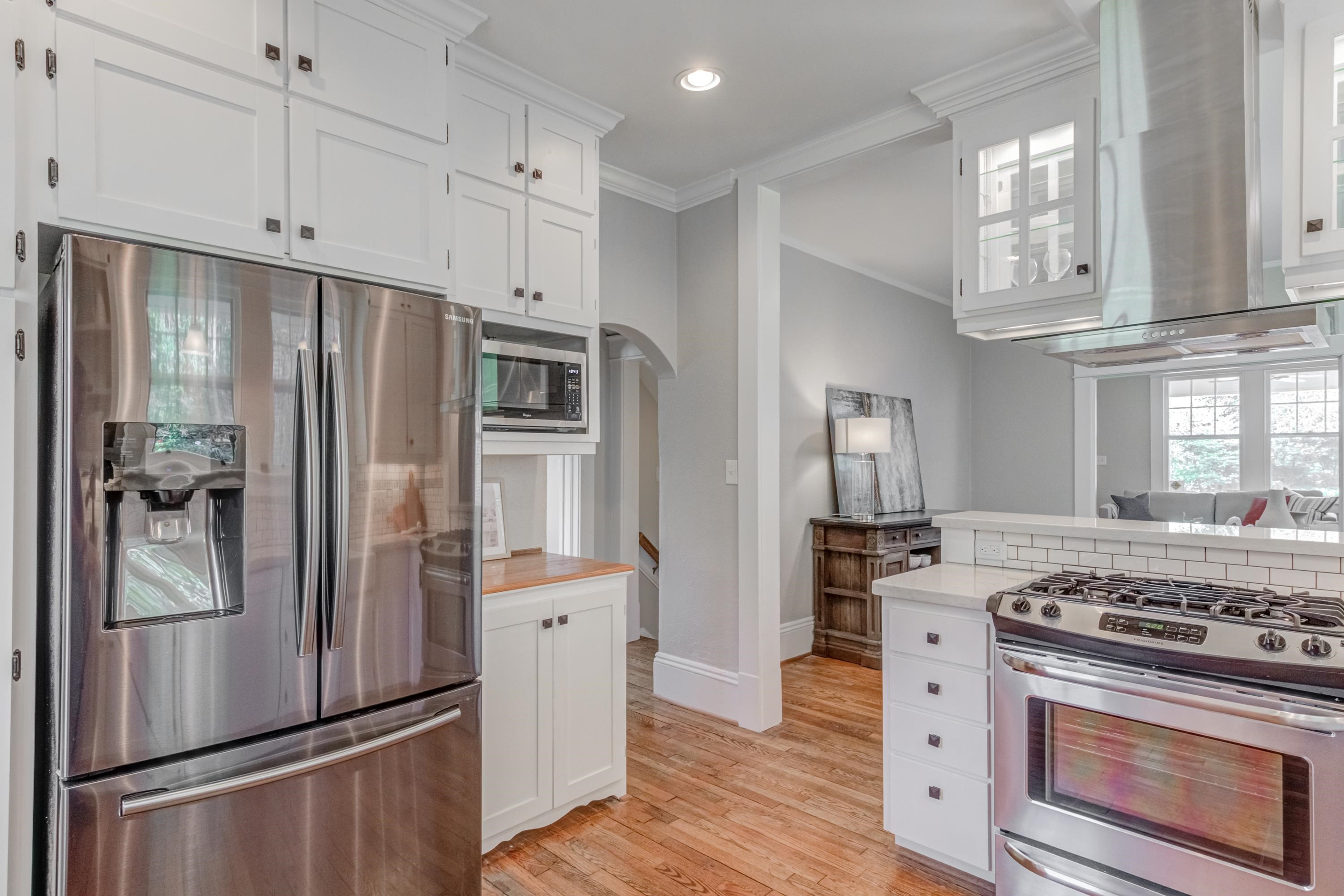 402 Cole Street Raleigh, NC 27605 - Photo 12 of 39 Photo 12