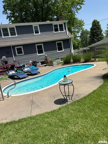 $299,000 | 37 Westwood Lane, Murphysboro, IL 62966