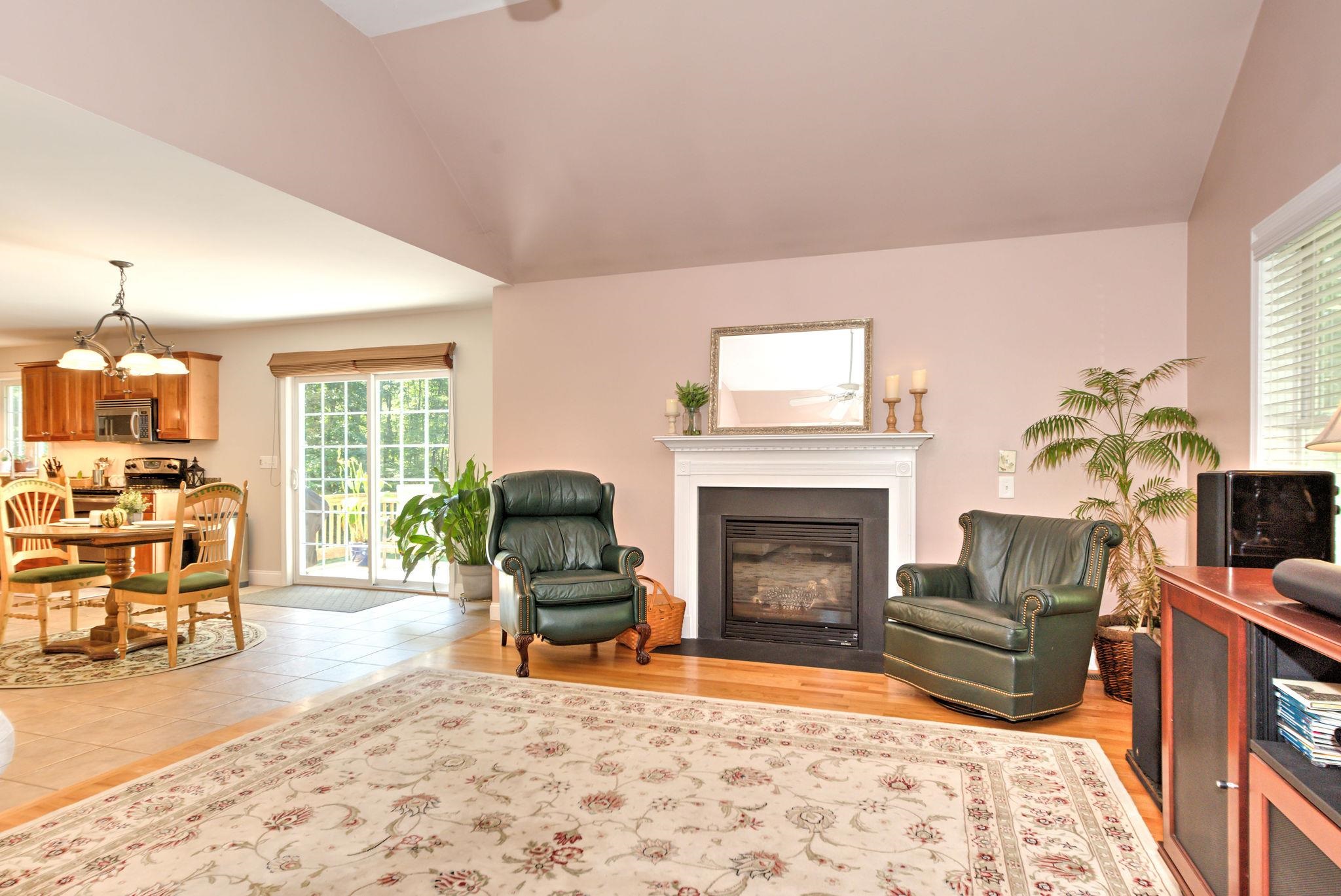 31 Fletcher Road Windham, NH 03087 - Photo 4 of 38