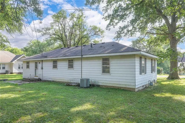$170,000 | 306 South Iowa Street, Archie, MO 64725