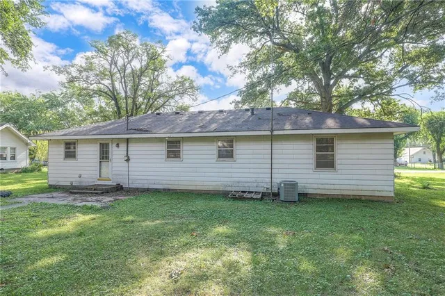 $170,000 | 306 South Iowa Street, Archie, MO 64725
