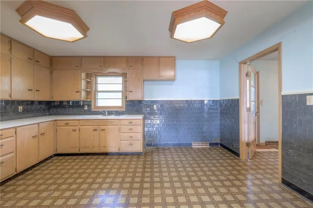 $170,000 | 306 South Iowa Street, Archie, MO 64725