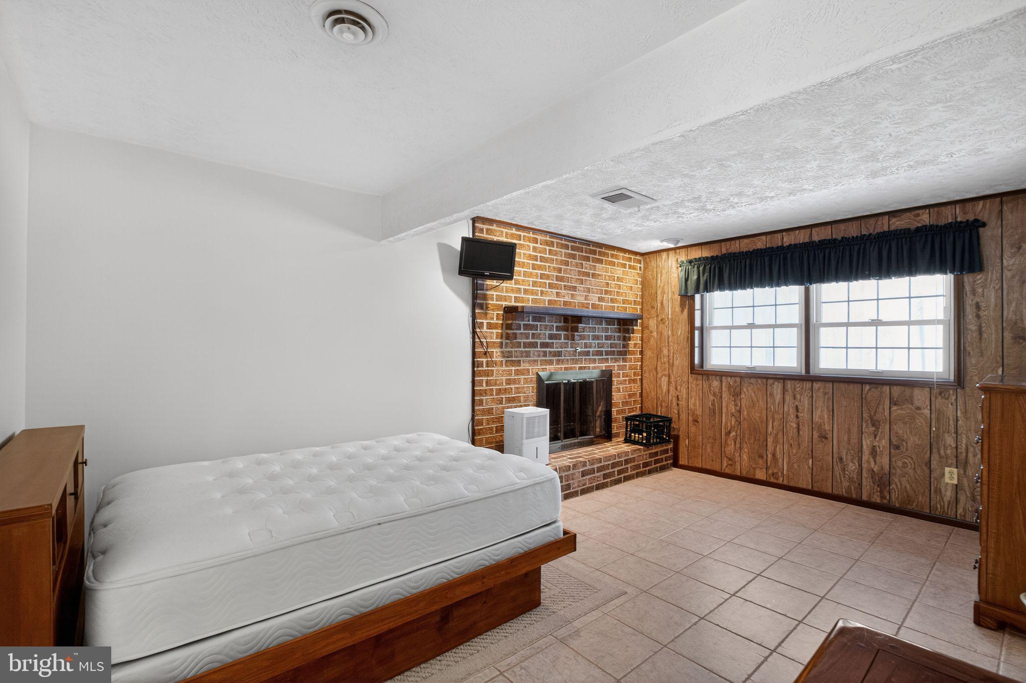 4010 Dalrymple Road Chesapeake Beach, MD 20732 - Photo 18 of 28 Lower level family room with attached full bath