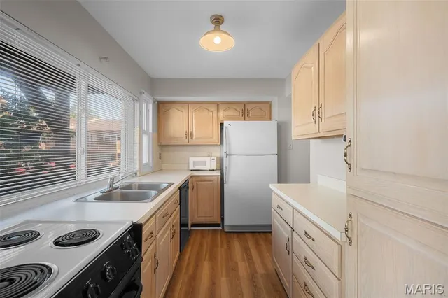 $130,000 | 4298 Chateau De Ville Drive, Unit A, St. Louis, MO 63129