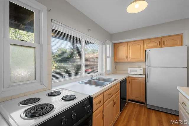 $130,000 | 4298 Chateau De Ville Drive, Unit A, St. Louis, MO 63129