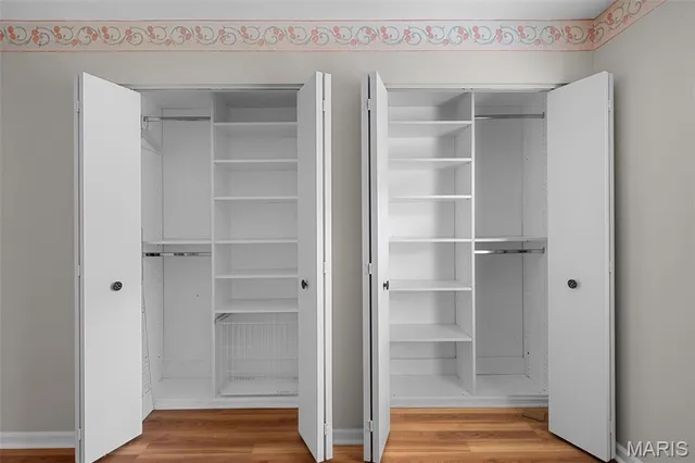 $130,000 | 4298 Chateau De Ville Drive, Unit A, St. Louis, MO 63129