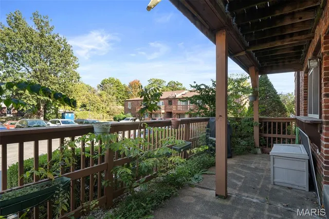 $130,000 | 4298 Chateau De Ville Drive, Unit A, St. Louis, MO 63129