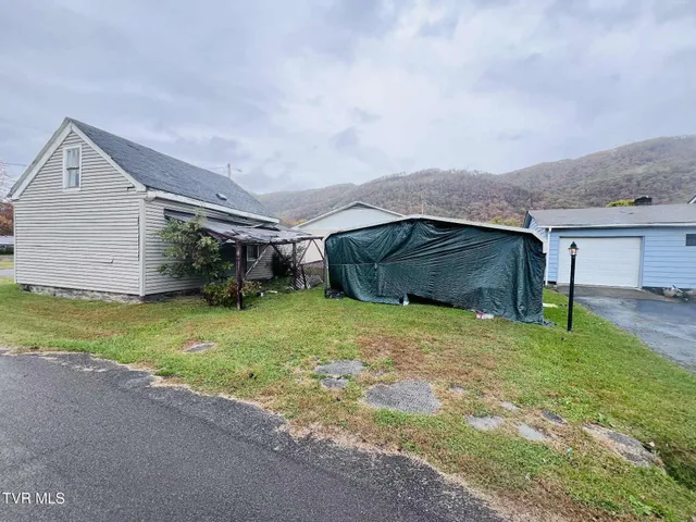 $145,000 | 2809 2nd Avenue, Big Stone Gap, VA 24219