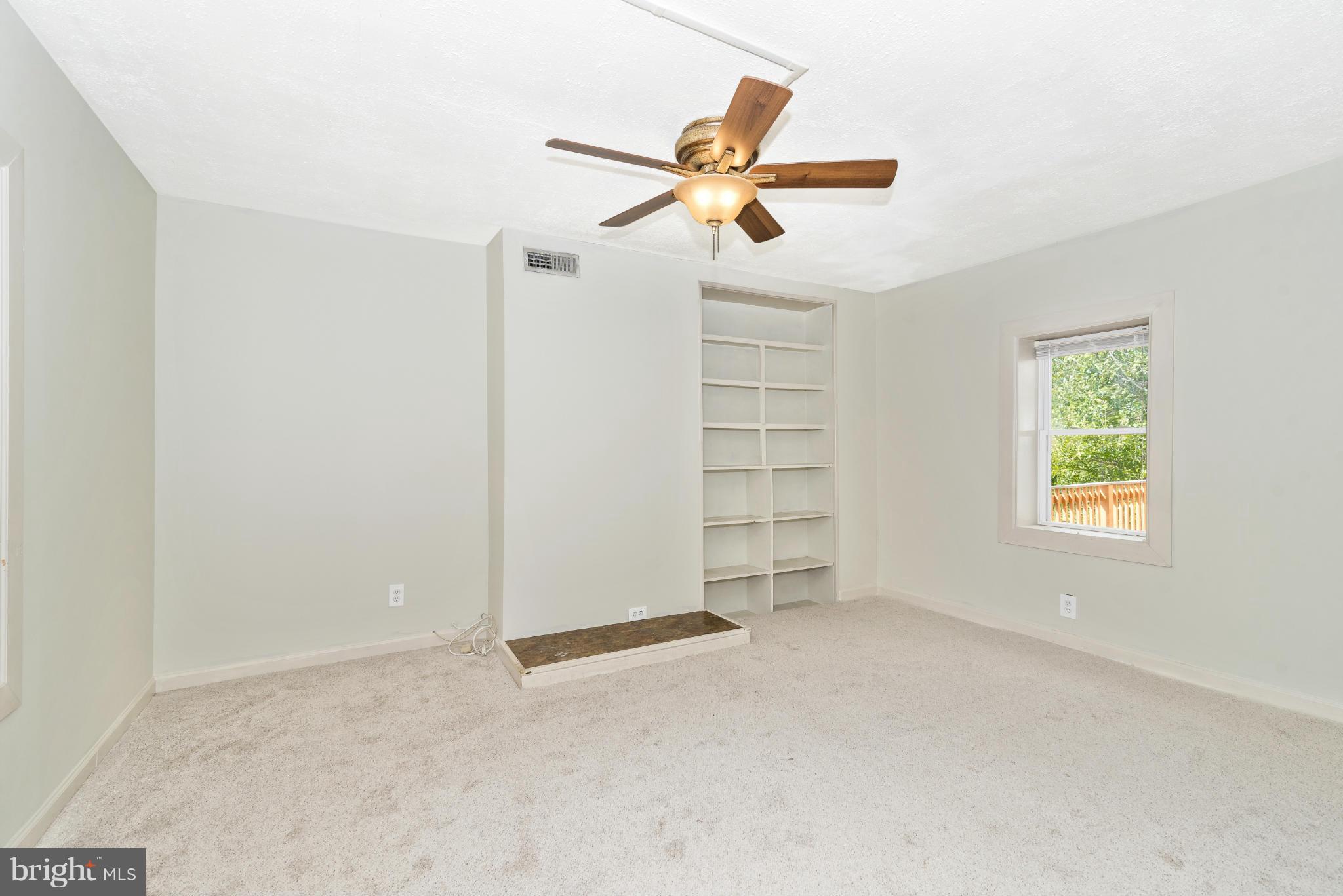 23800 Ridge Road Germantown, MD 20876 - Photo 11 of 26 Family Room