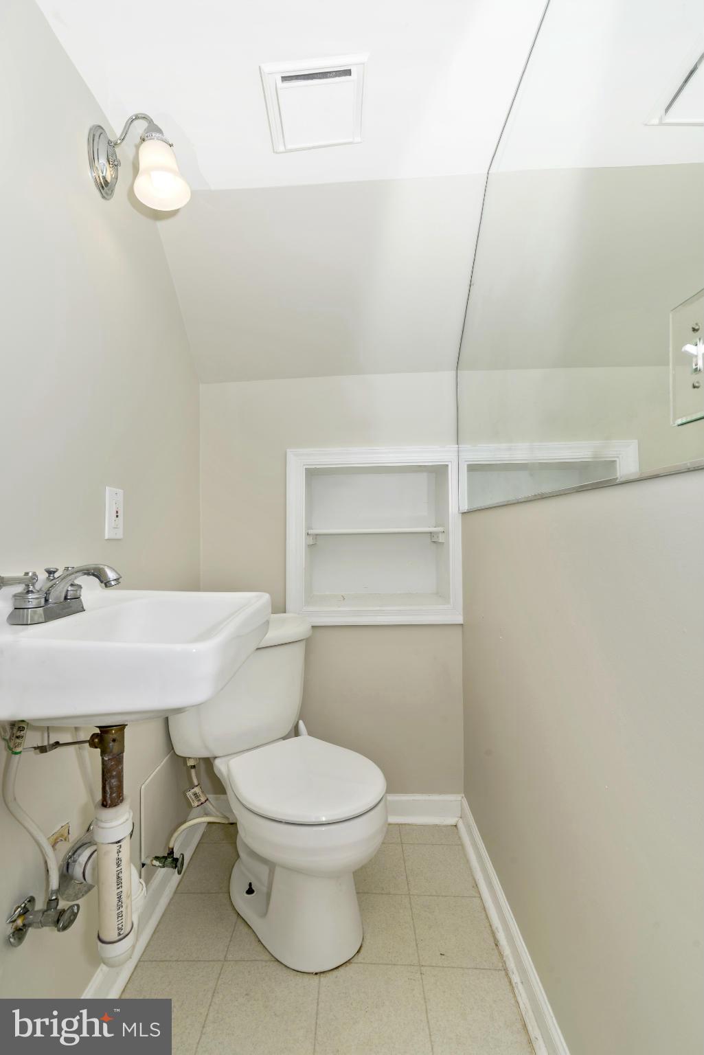 23800 Ridge Road Germantown, MD 20876 - Photo 14 of 26 Bath
