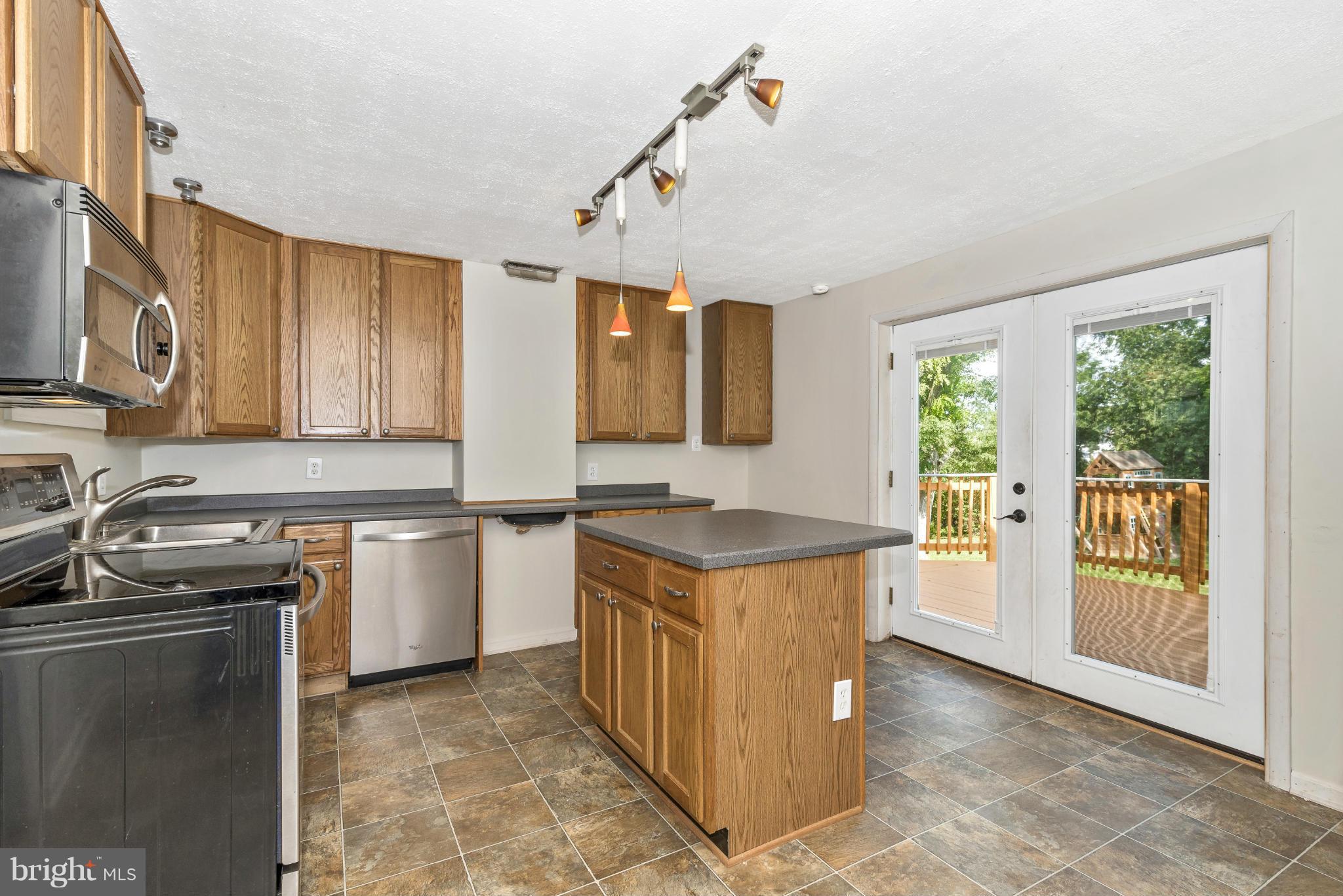 23800 Ridge Road Germantown, MD 20876 - Photo 8 of 26 Kitchen