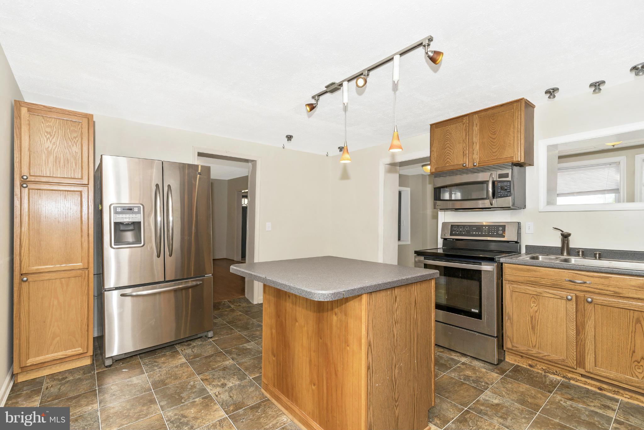 23800 Ridge Road Germantown, MD 20876 - Photo 9 of 26 Kitchen