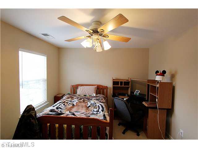 836 Jennifer Lane High Point, NC 27265 - Photo 12 of 16 3rd Bedroom.
